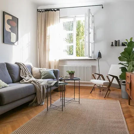 Modernist In The Old Town Appartement *