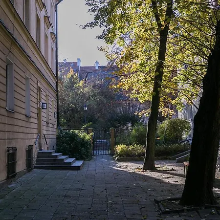 Modernist In The Old Town